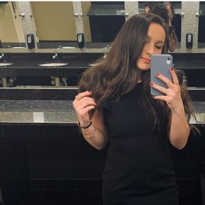 Meet your Posher, Kenzie